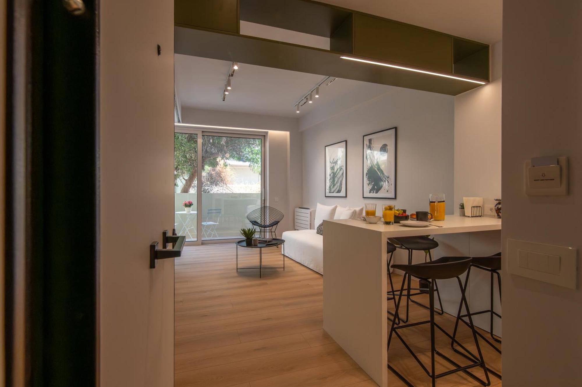 Live In Style Apartment *